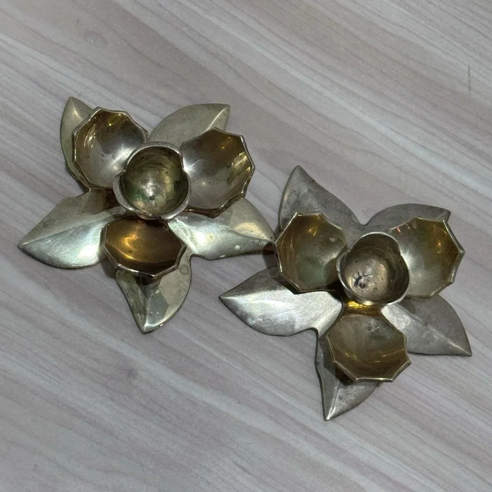 Pair Of Vintage Solid Brass Flower Lotus Water Lily Taper Candlestick Holders